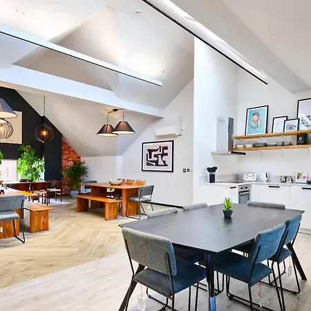 For Students Only In The Heart Of Appartement York